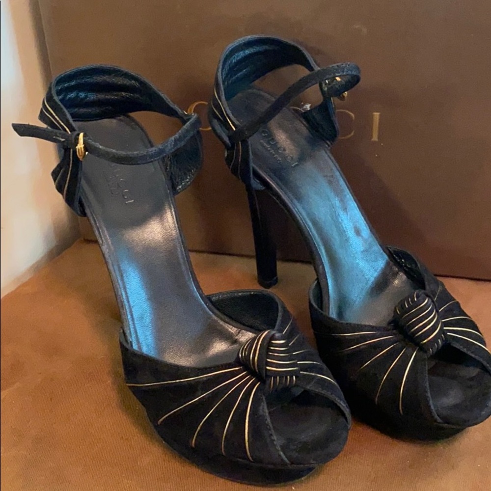 Gucci Platform heels black suede & Gold size 7.5